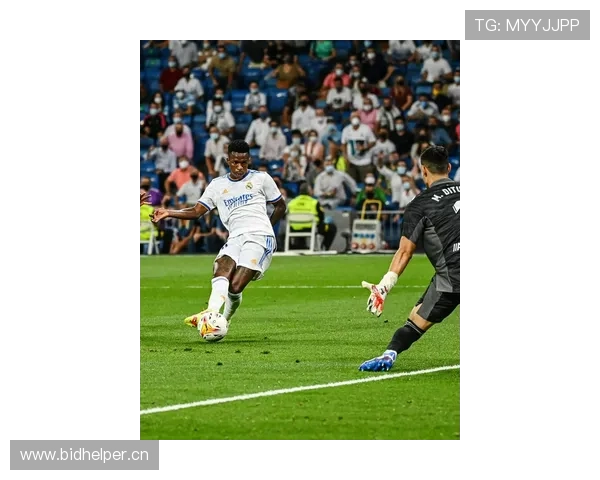 维尼修斯踢球太独？战术角色与持球选择分析