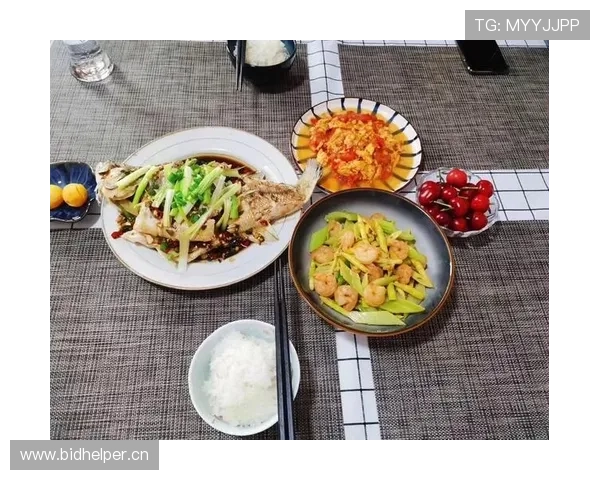 刘诗雯退役后每天五点起床练瑜伽，家里养了三只猫，微博晒的早餐比我的午餐还精致